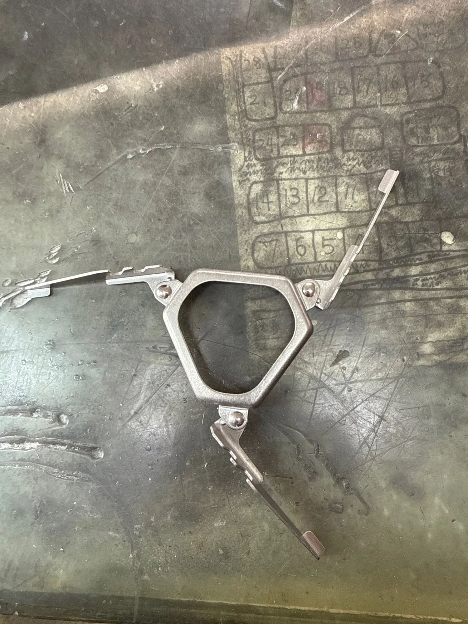 FireMaple ASH support cartouche titane 3 pieds ultralight