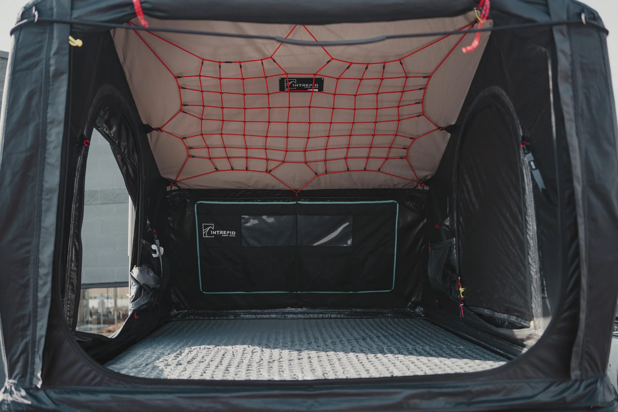 Intrepid GEO 2.5 rangement intérieur tente de toit