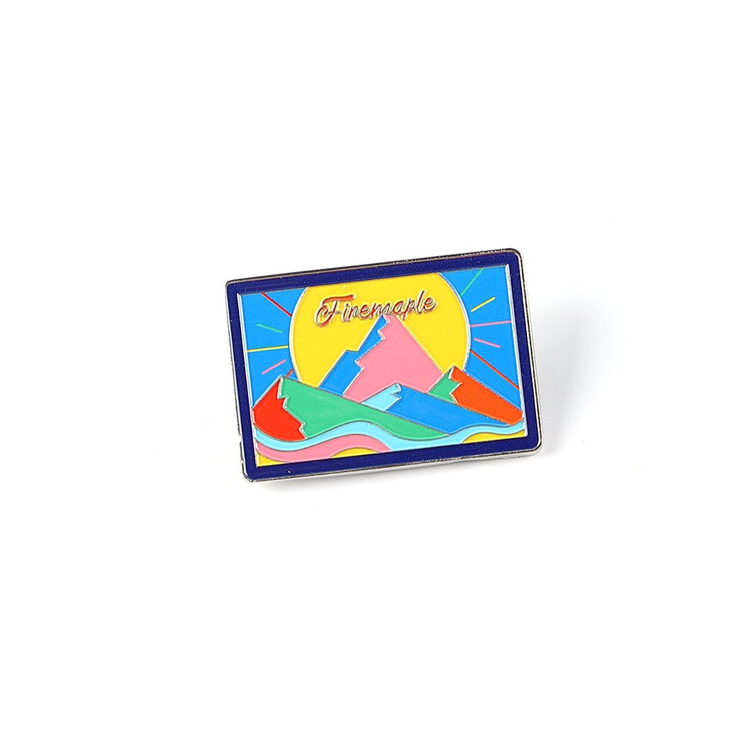 FireMaple Adventure Badge pin émail lanterne collector