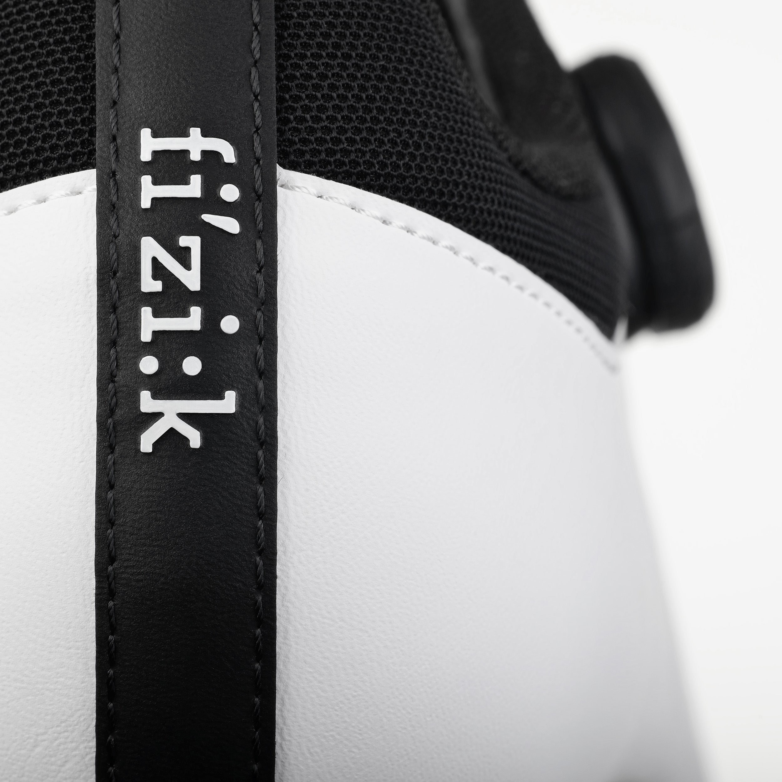 Fizik Vento Omna Wide chaussure route 42 pied large